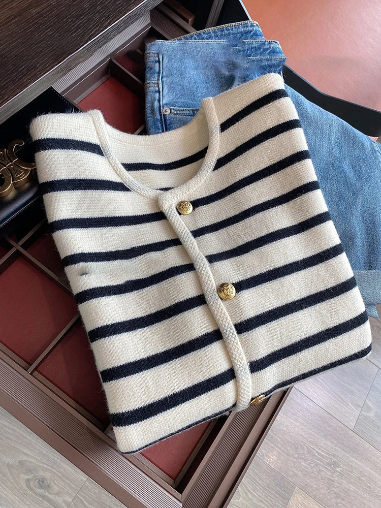 Le Chic Stripes O-Neck Knit Cardigan