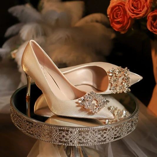 Château Elegance Pumps