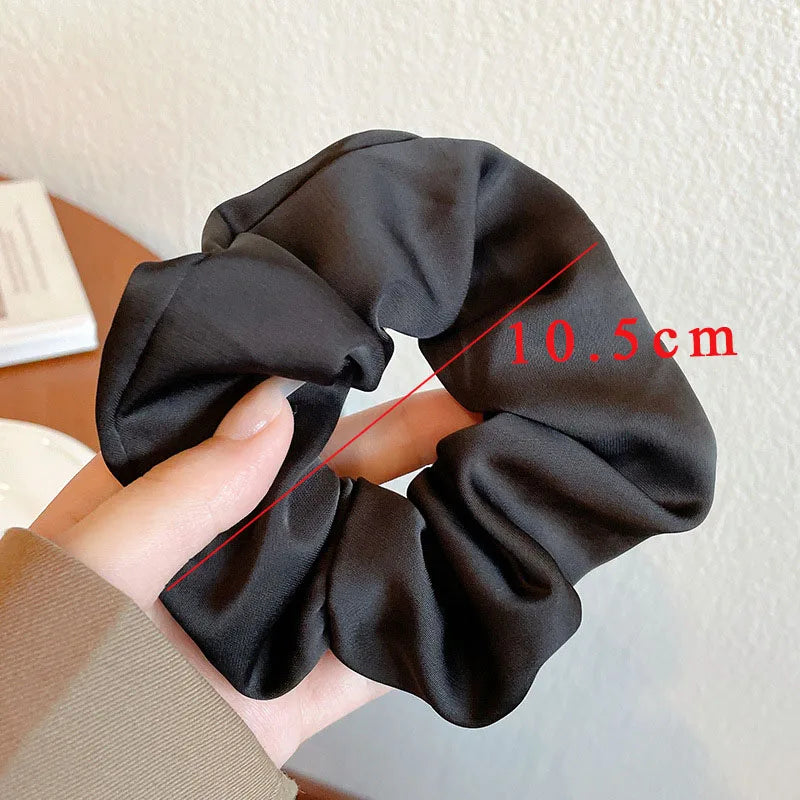 Chérie Luxe Silk Scrunchie