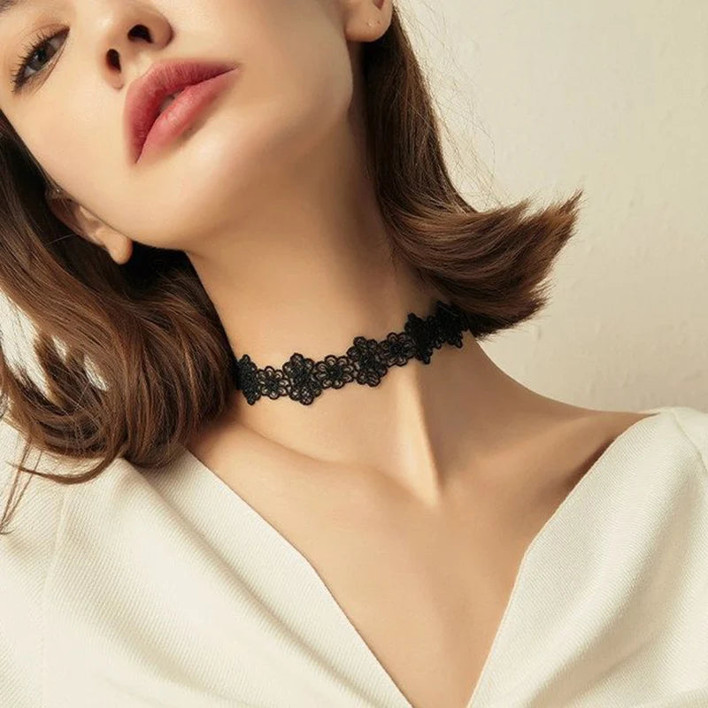 Noir Éclipse Velvet Choker Necklace