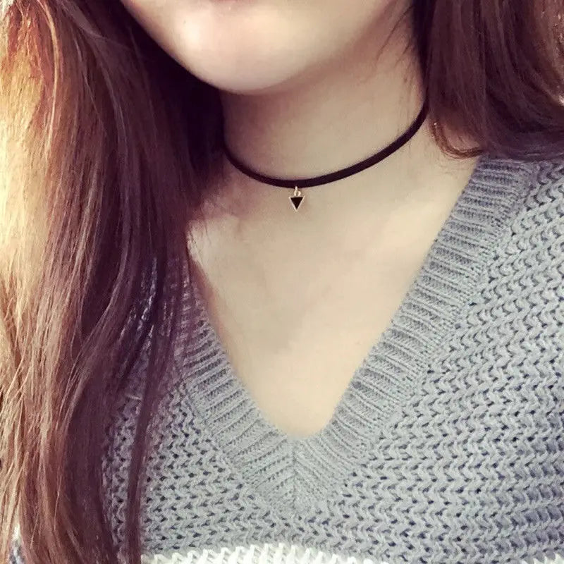 Noir Éclipse Velvet Choker Necklace