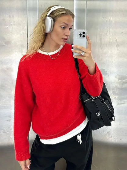 Rouge Élégance O-Neck Pullover Sweater