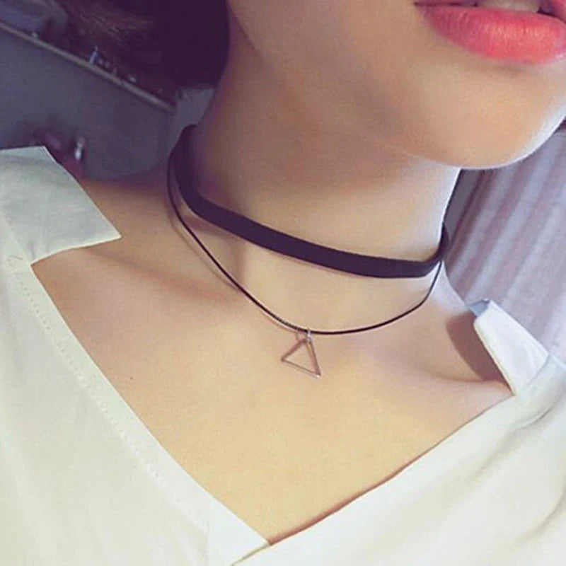 Noir Éclipse Velvet Choker Necklace