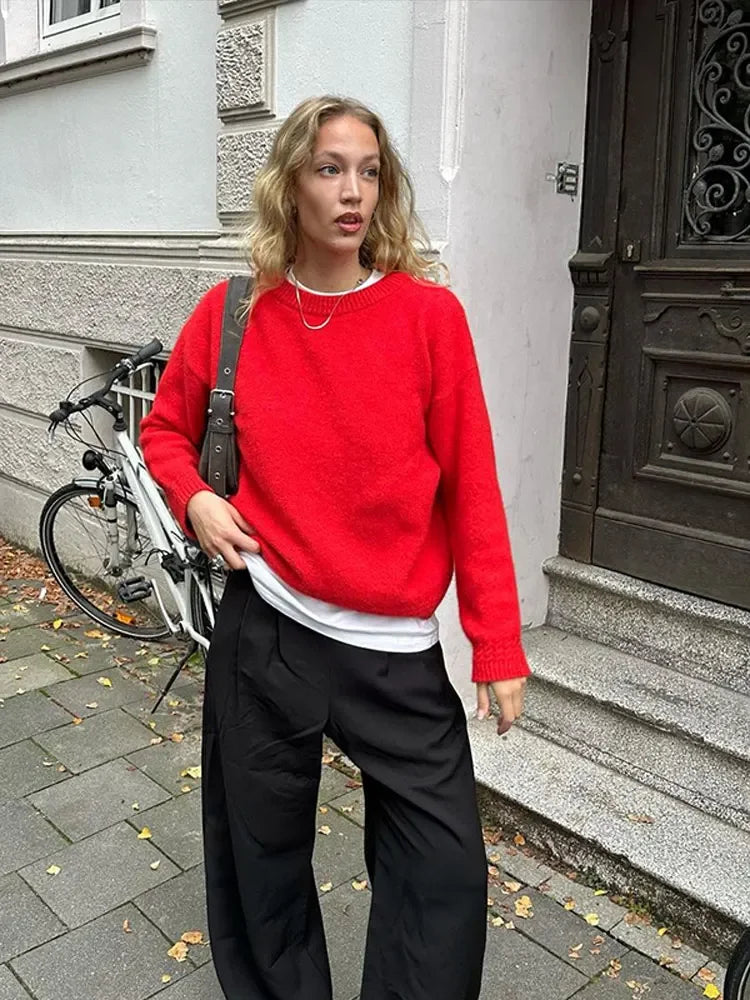 Rouge Élégance O-Neck Pullover Sweater