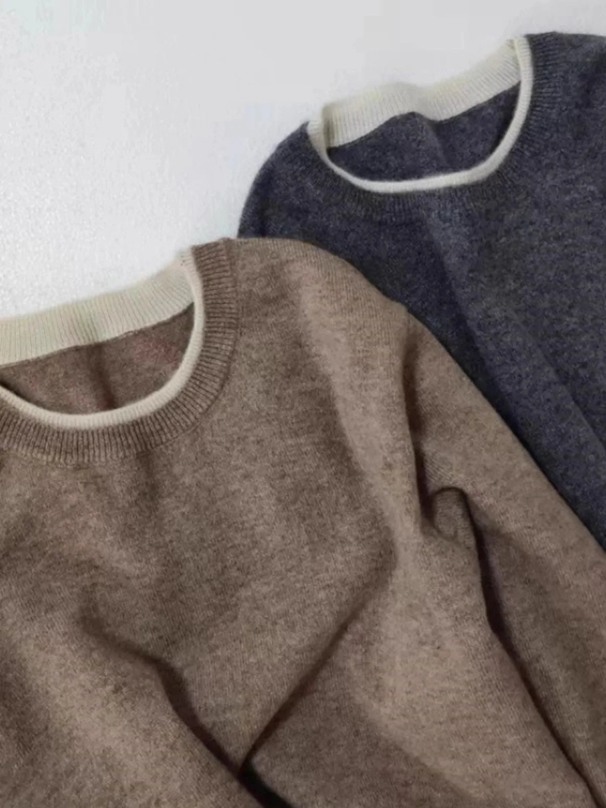 Élégance Pure Cashmere Round Neck Sweater